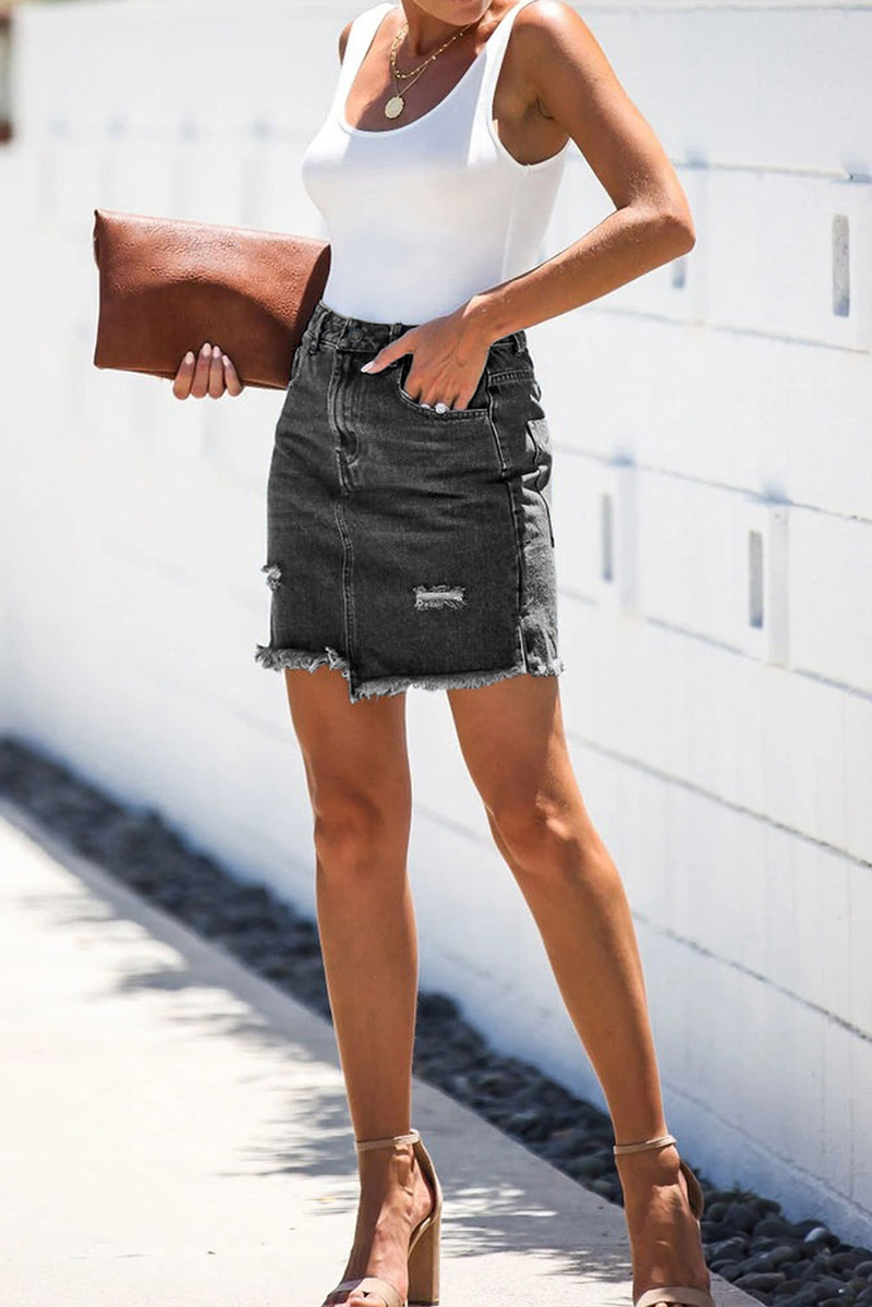 Black Pocketed Raw Hemline Short Denim Skirt